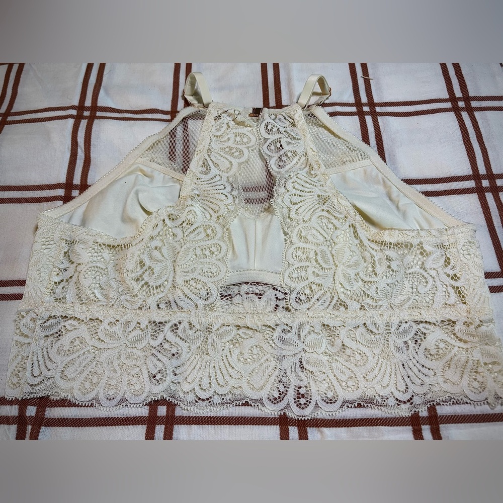 High-Neck White Lace Bralette - Picture 2 of 5